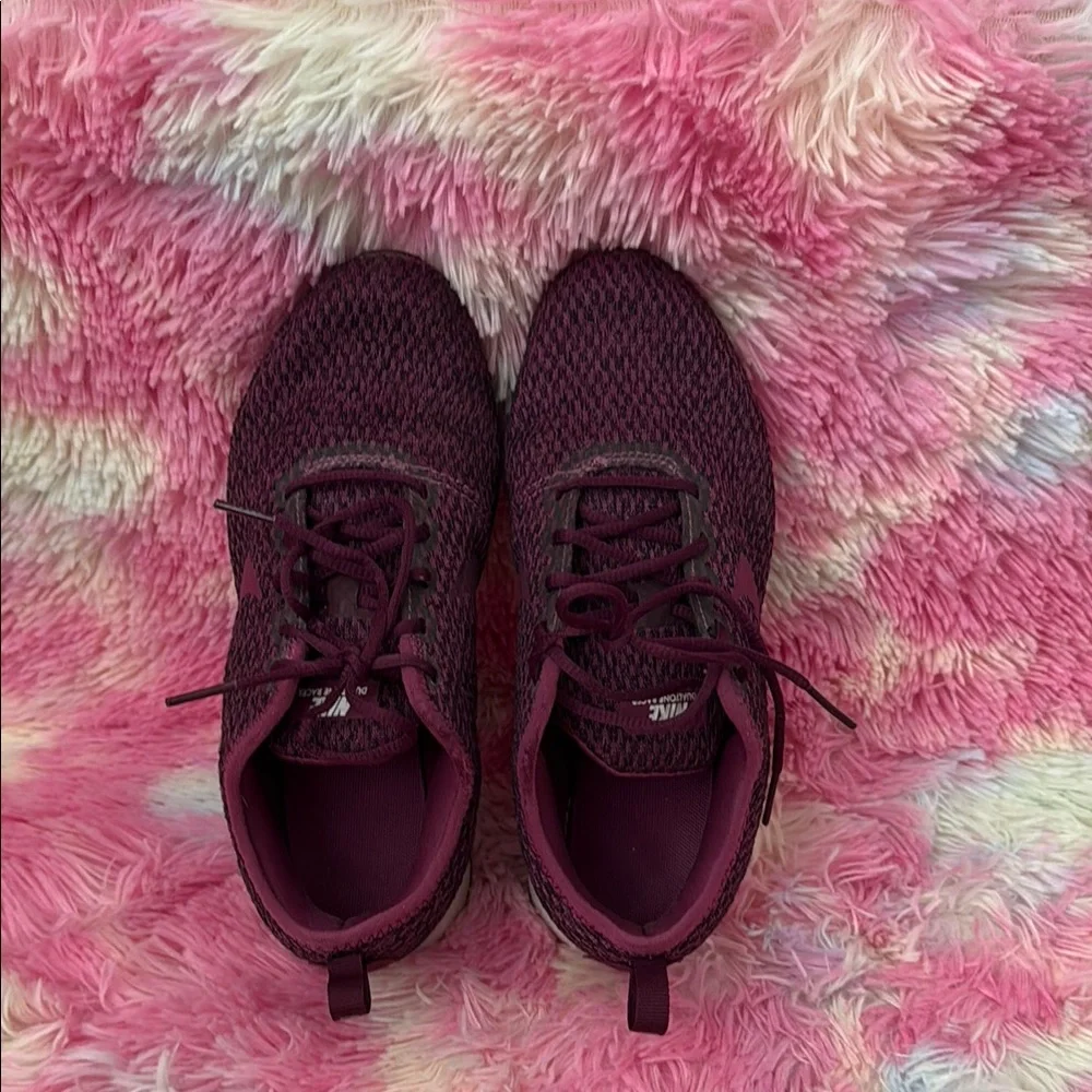 Nike Purple Sneakers Modern Athletic Design
